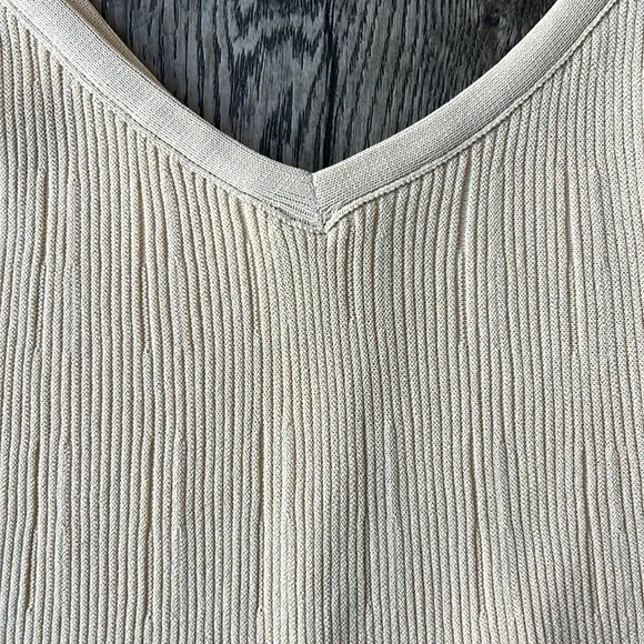 Misa Los Angeles Top White Tank Top Size Small Womens V Neck Camisole - Picture 3 of 8